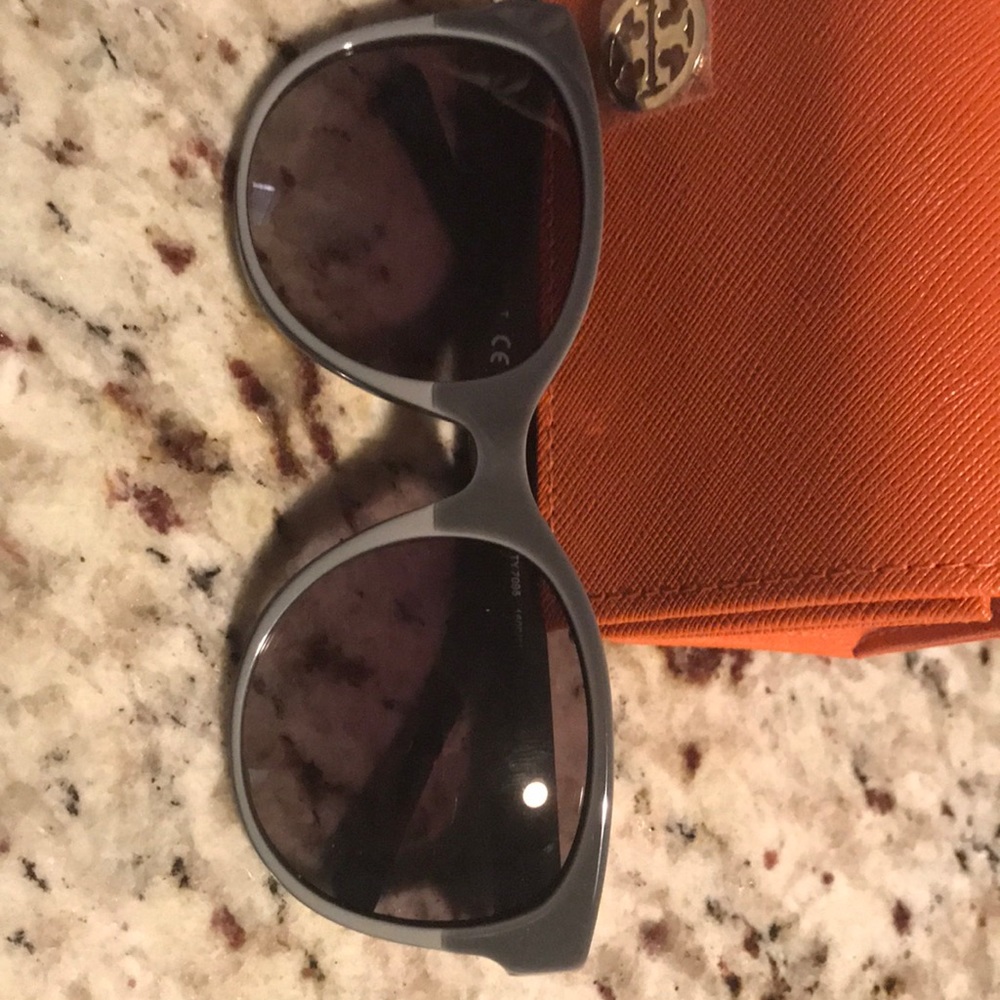 Tory Burch sunglassss
